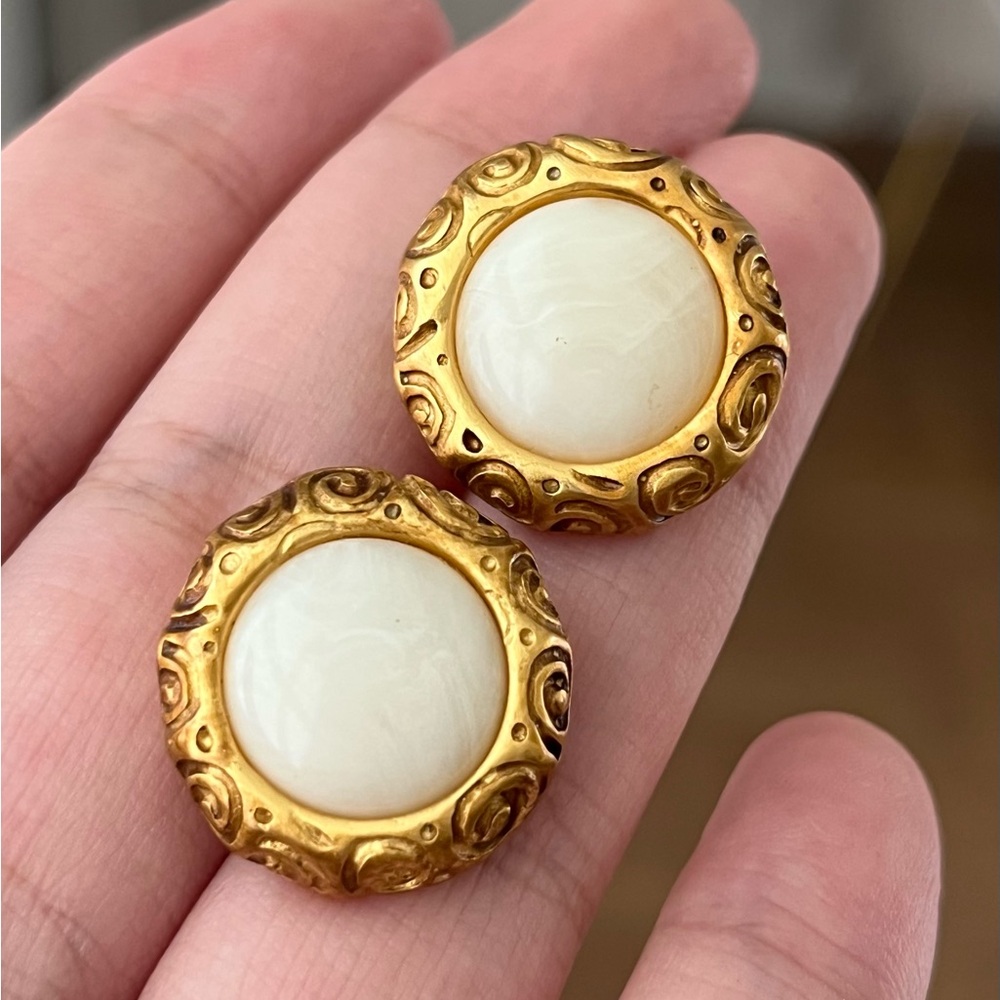 Authentic Vintage Givenchy White Swirly Glass Matte Gold Round Pierced Earrings